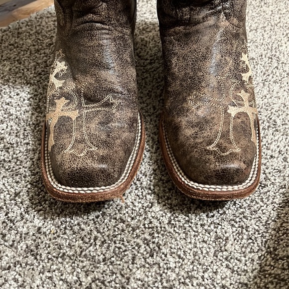 Handcrafted Western Boots - Picture 4 of 10